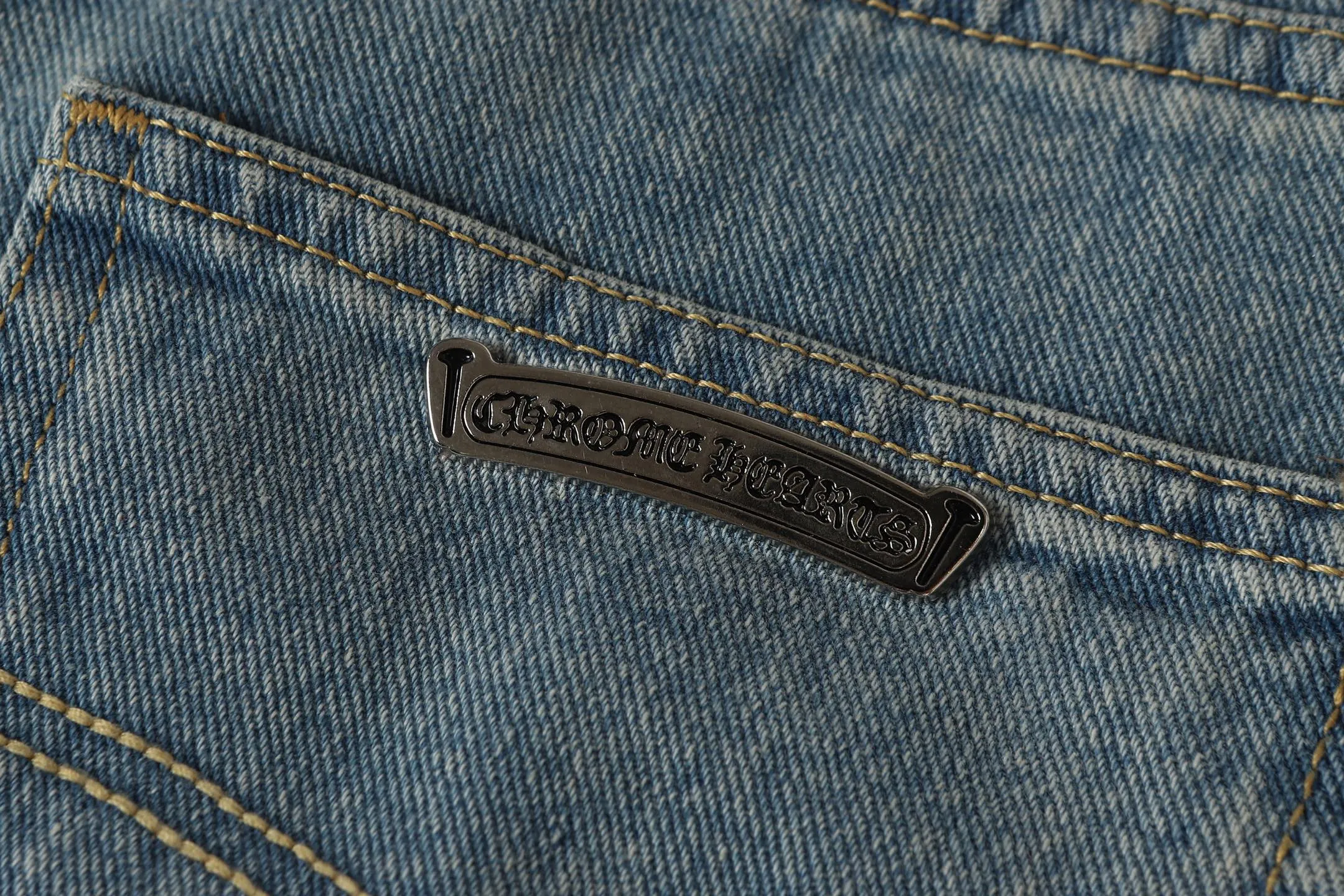 P300 cross-border quantity model, please do not place an order if you are pursuing quality - Chrome Hearts/Chrome Heart Cross✝️Applied leather embroidered washed jeans trousers casual pants flared pants -High weight, high density and high quality. The wool is soft, delicate and skin-friendly. It feels soft and silky. It has excellent warmth and skin-friendly properties. -Size: 28 30 32 34 36